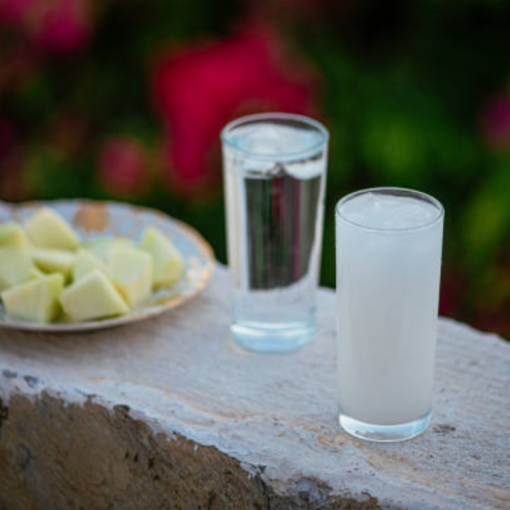 Drinking rakı with water