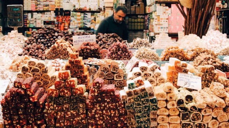 A sugar lover’s guide to the best 9 Turkish Desserts