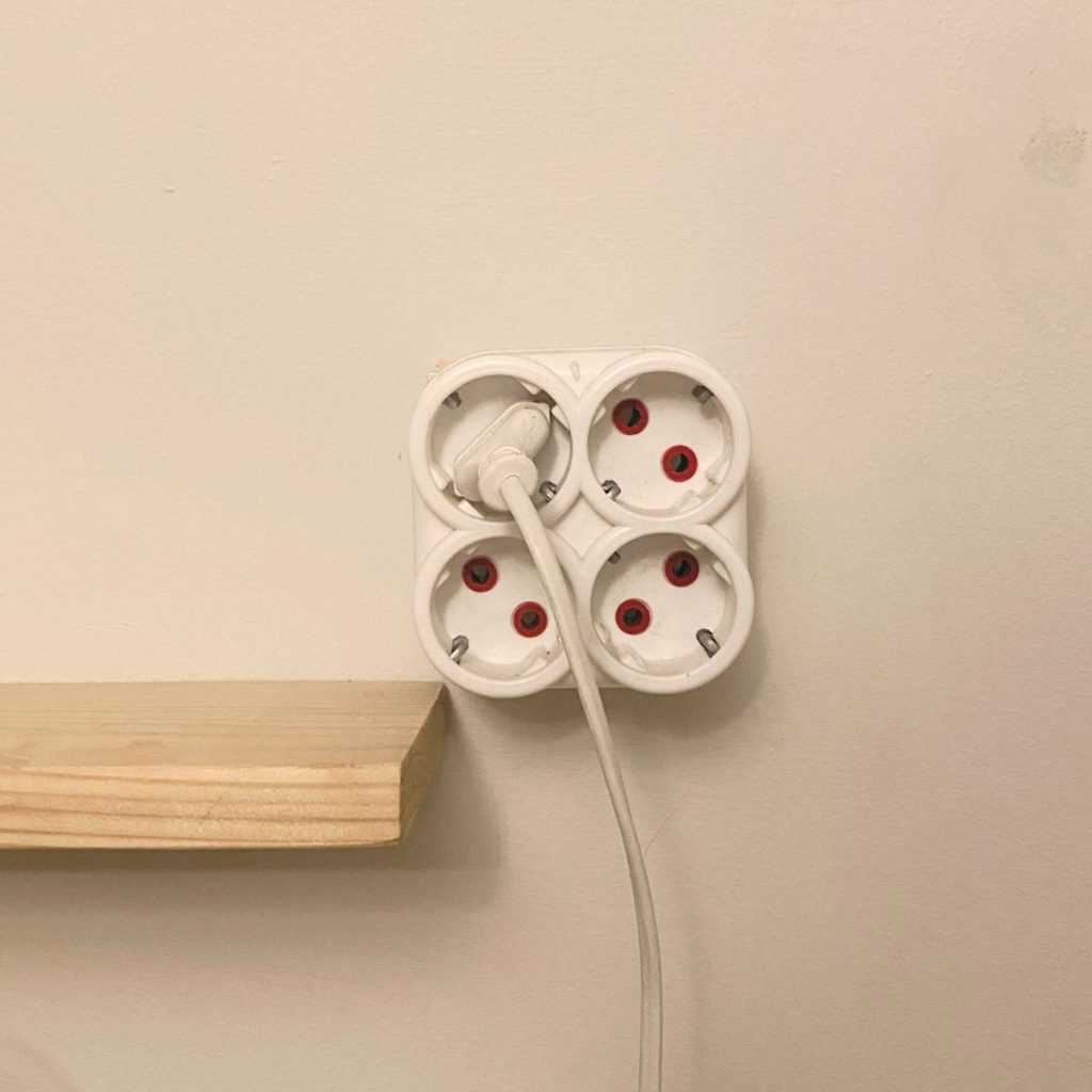 Turkish plug with an extender plugged in