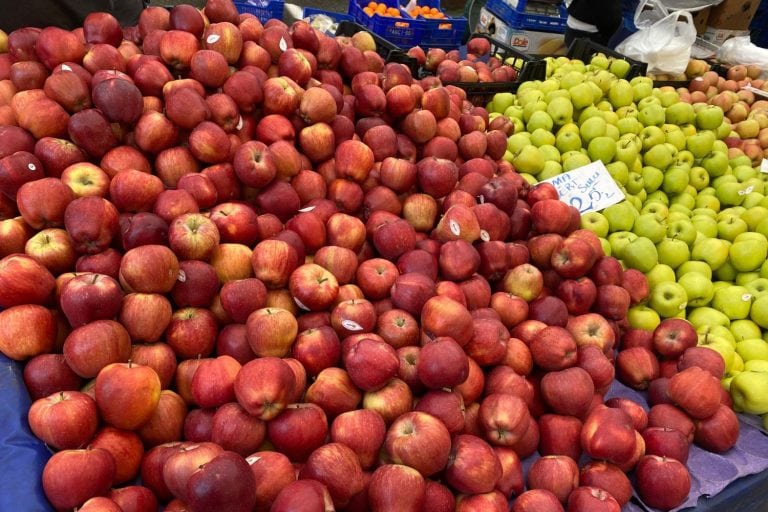Apples at a local fruit and vegetable market in Istanbul in autumn